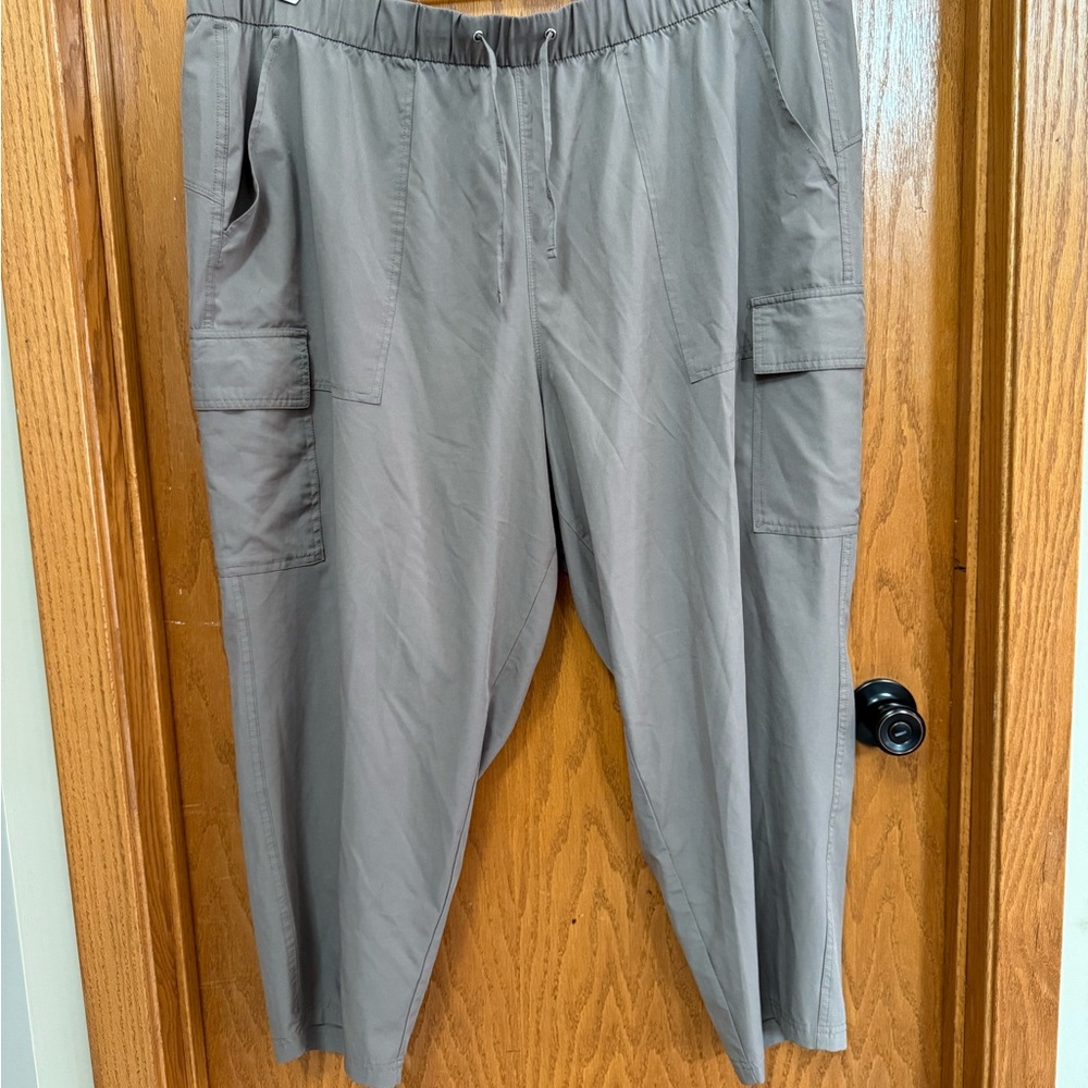 Old Navy Active size 3X Taupe Cargo Pants